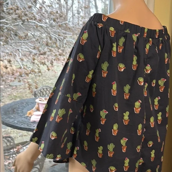 Black Cactus Print, Cotton, Off-Shoulder Top, 3/4 Sleeve, Like New, Large - Picture 7 of 10